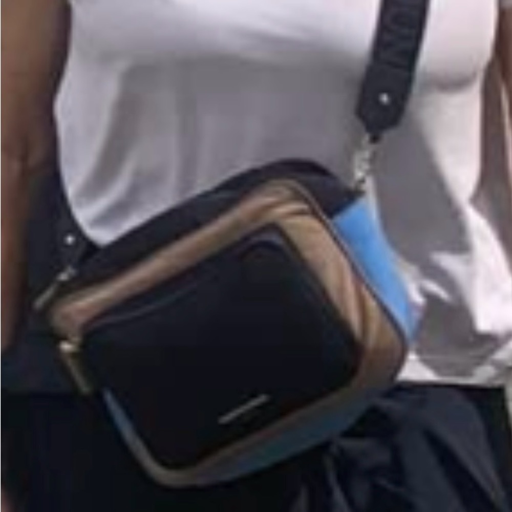 ISO (not selling) Country Road crossbody- blue black tan
